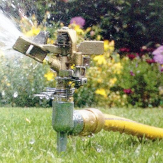 Sprinkler with Stabilising Awl for watering the lawn